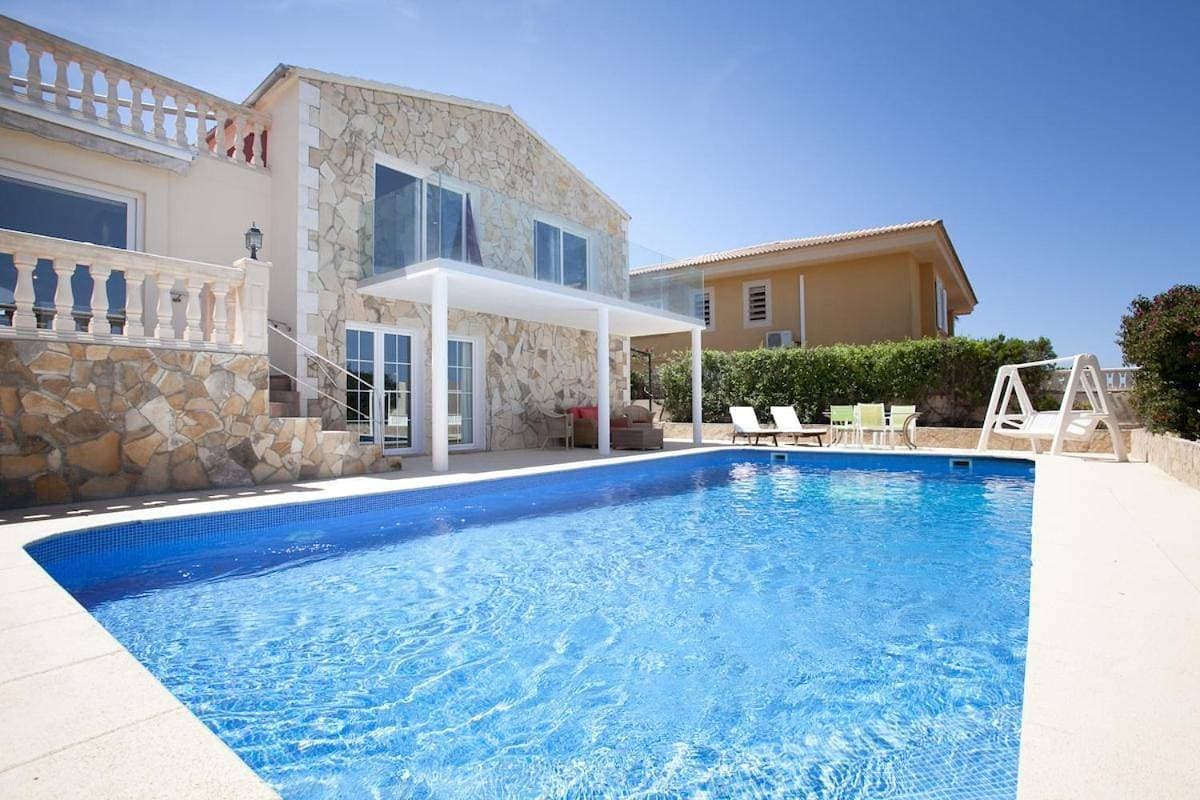 Villa Sumer with fabulous sea views and large pool 1