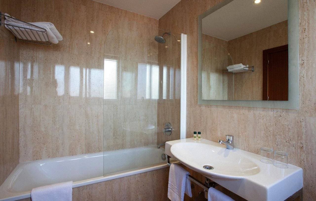Foto 4 von 8: Standard Double or Twin Room
