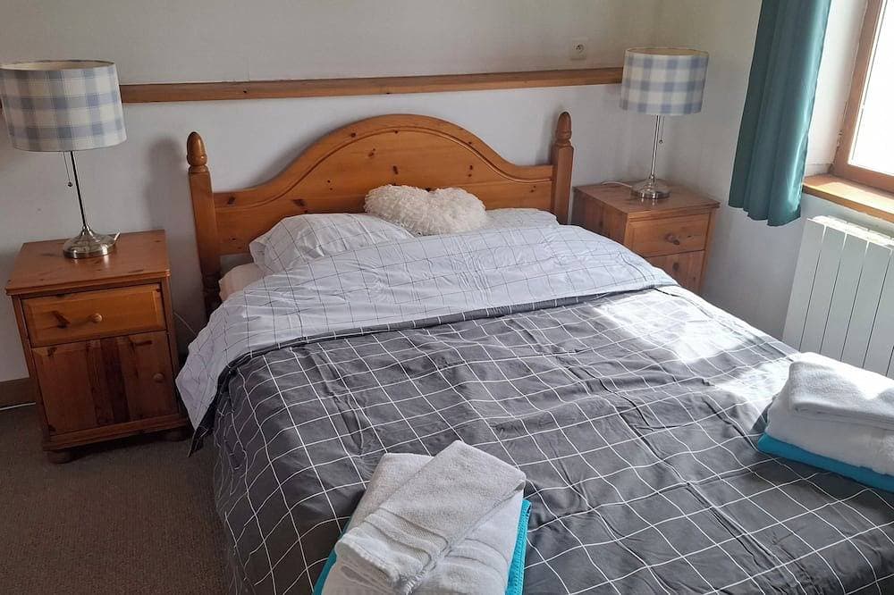 Foto 2 von 14: Stylish 1st floor apartment with heated pool & private jacuzzi, 3 star rated