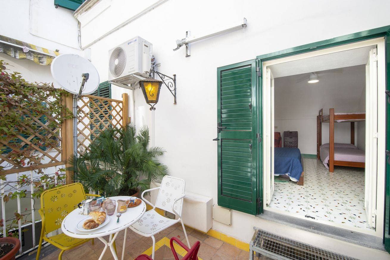 Foto 13 von 29: Ferienwohnung für 4 Personen mit Balkon/Terrasse