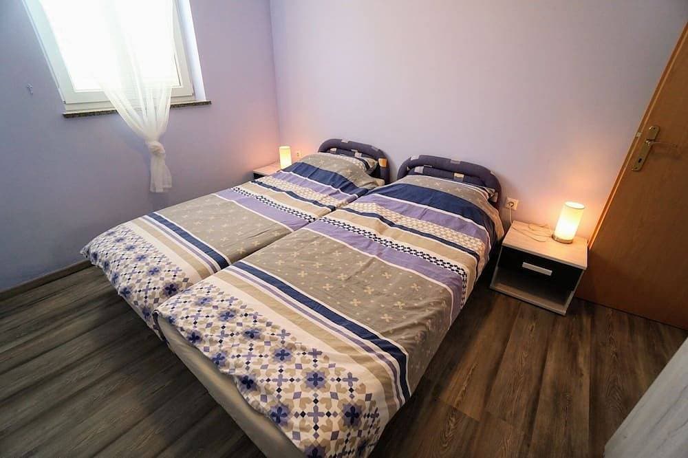 Foto 2 von 15: 2-Zimmer-Ferienwohnung mit Balkon und Meerblick Crveni Vrh, Umag