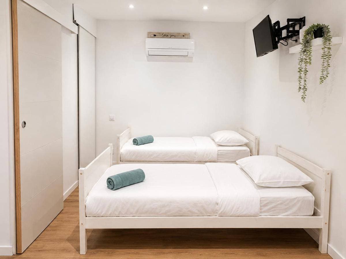 Foto 4 von 18: Two-Bedroom Apartment with Garden View