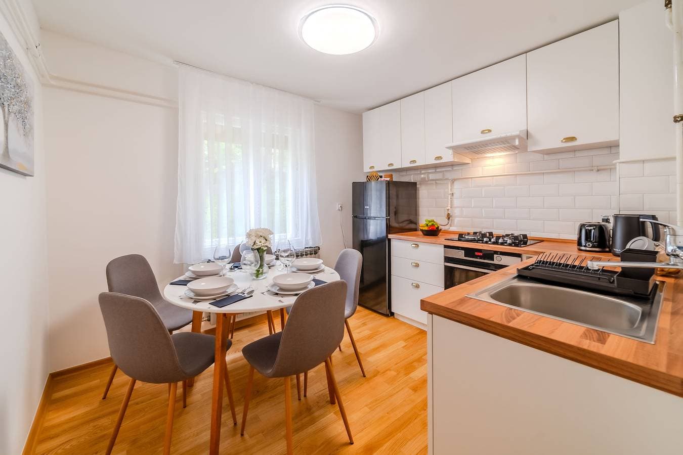 Foto 3 von 25: Family Friendly Apartment With Parking