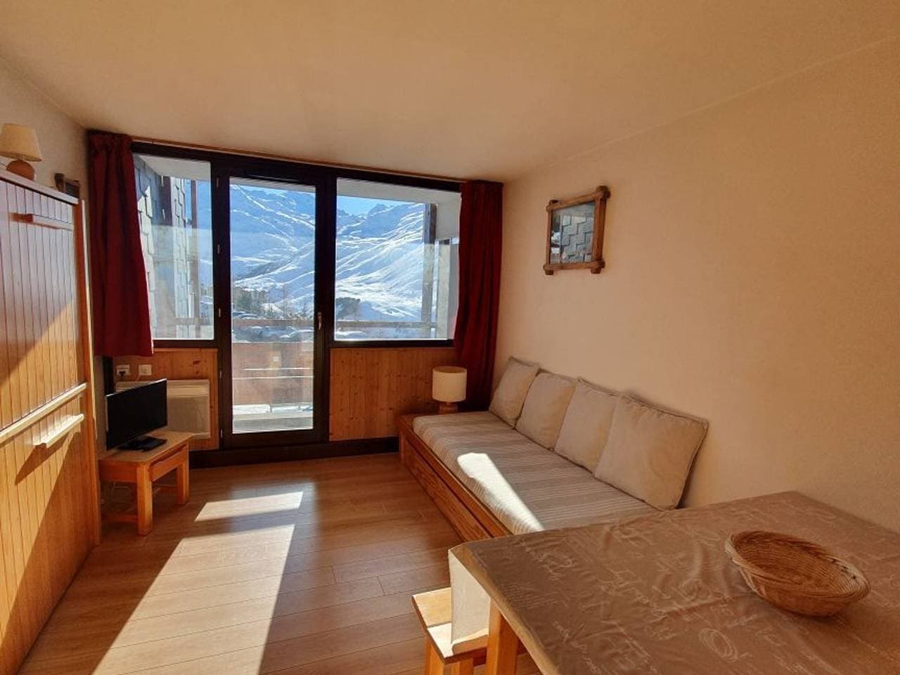 Foto 2 von 12: Studio ideal gelegen an den Pisten Les Menuires, 2 Pers, Südbalkon, kostenloses Parken