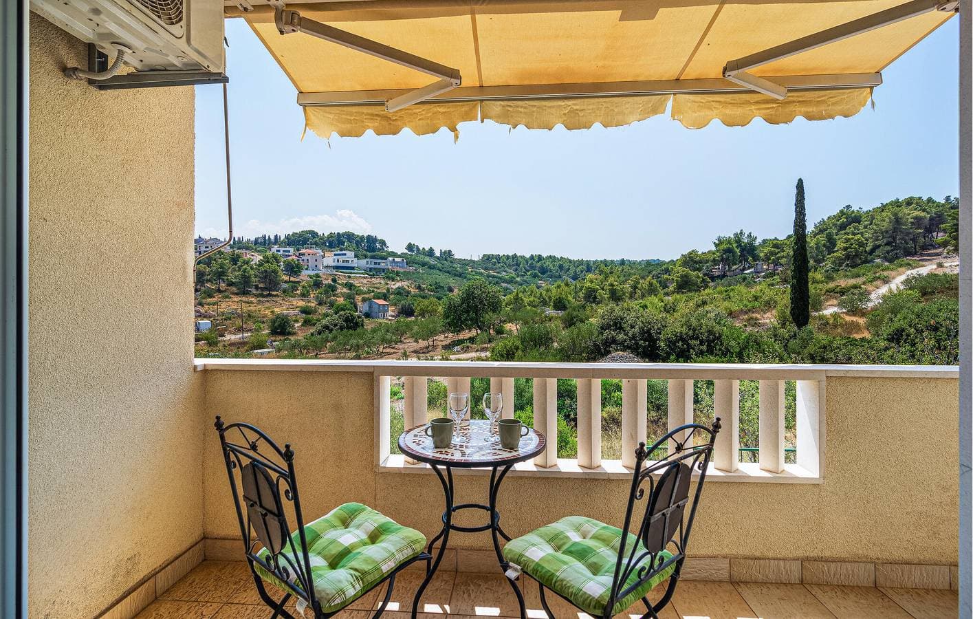 Foto 6 von 17: Gemütliche Ferienwohnung mit Meerblick, Terrasse, WLAN und Parkplatz – 2,5 km vom Strand entfernt