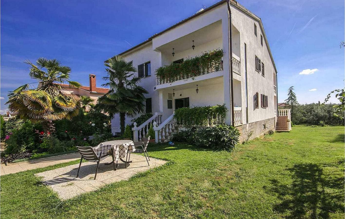 Foto 4 von 35: Gemütliche 100 m² große Wohnung mit Terrasse, WLAN und Parkplatz in der Nähe des Stadtzentrums