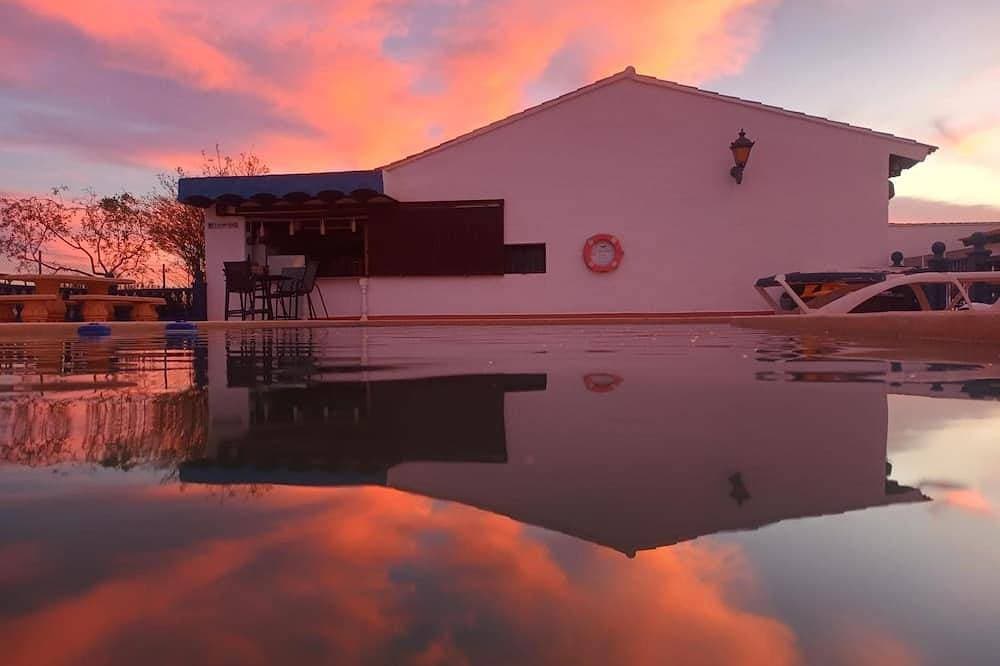 Apartment 'El Oasis Morado - Sandia' mit Bergblick, WLAN und Klimaanlage 1