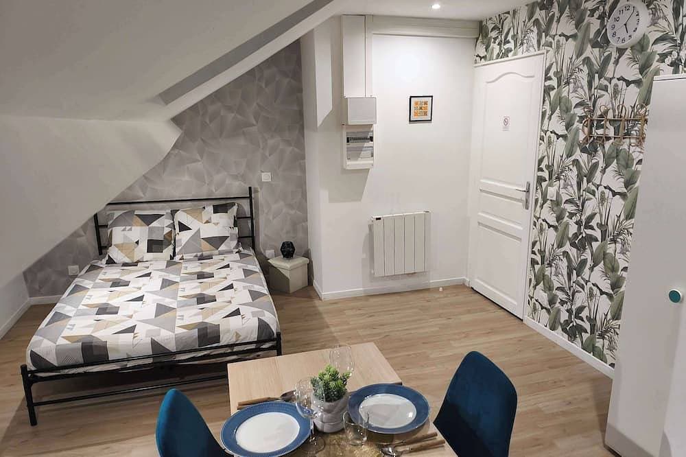 Studio for 2, 3rd Floor · Free Private Parking 1