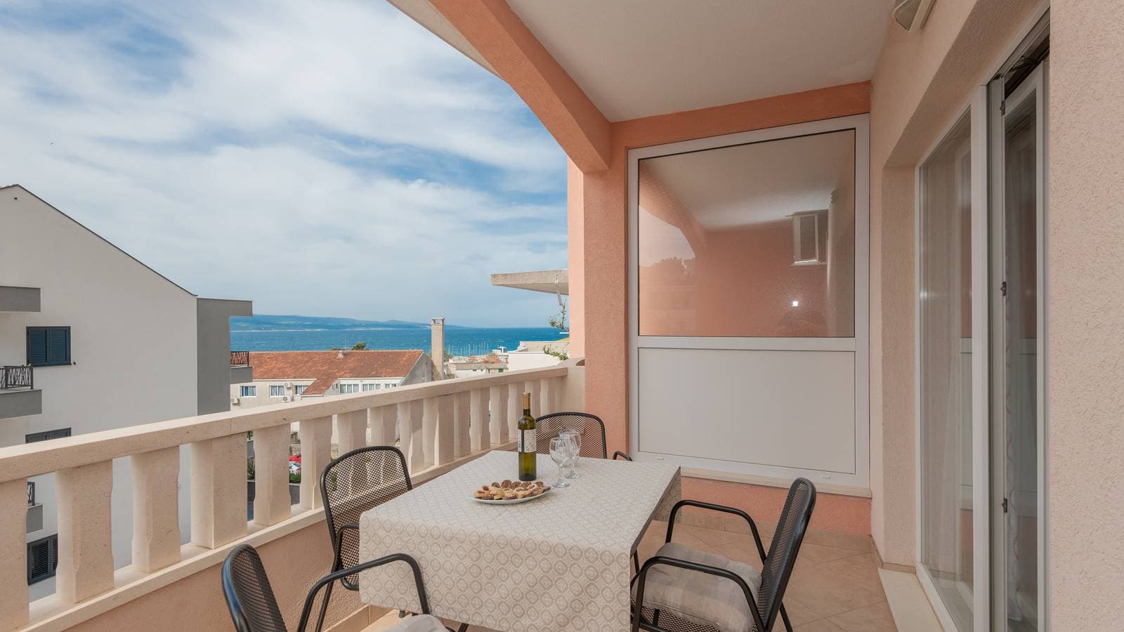 Apartman Erstic 1 - Baška Voda by Villas Guide 1