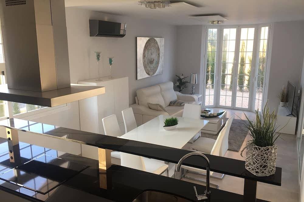 Foto 8 von 30: Traumferien auf Mallorca in Meeresnähe, Poolanlage, kostenloses Wlan