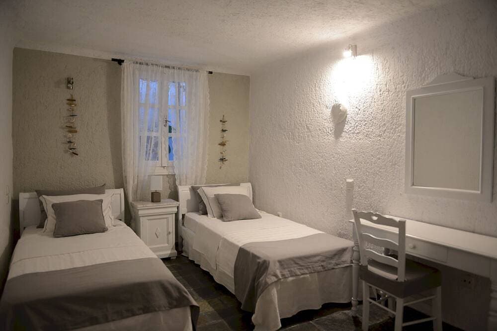 Foto 4 von 17: Luxury apartment Fokos/lounge area, sea view
