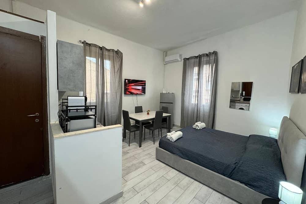 Foto 3 von 14: Civic 10 II Spacious studio apartment with terrace above at Sassari Center