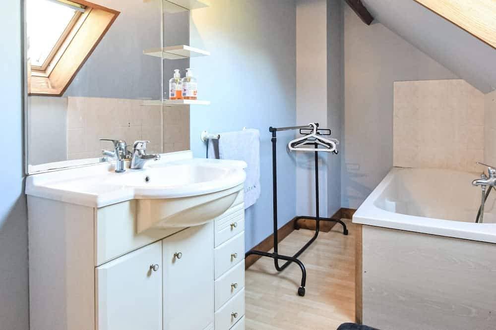 Foto 11 von 30: Gorgeous home in Bonneville-La-Louvet with WiFi