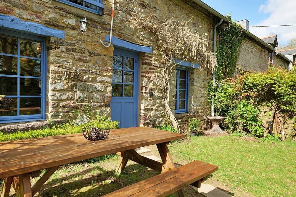 Ferienhaus „Gîte La Longère de Brocéliande“ mit privatem Garten 1