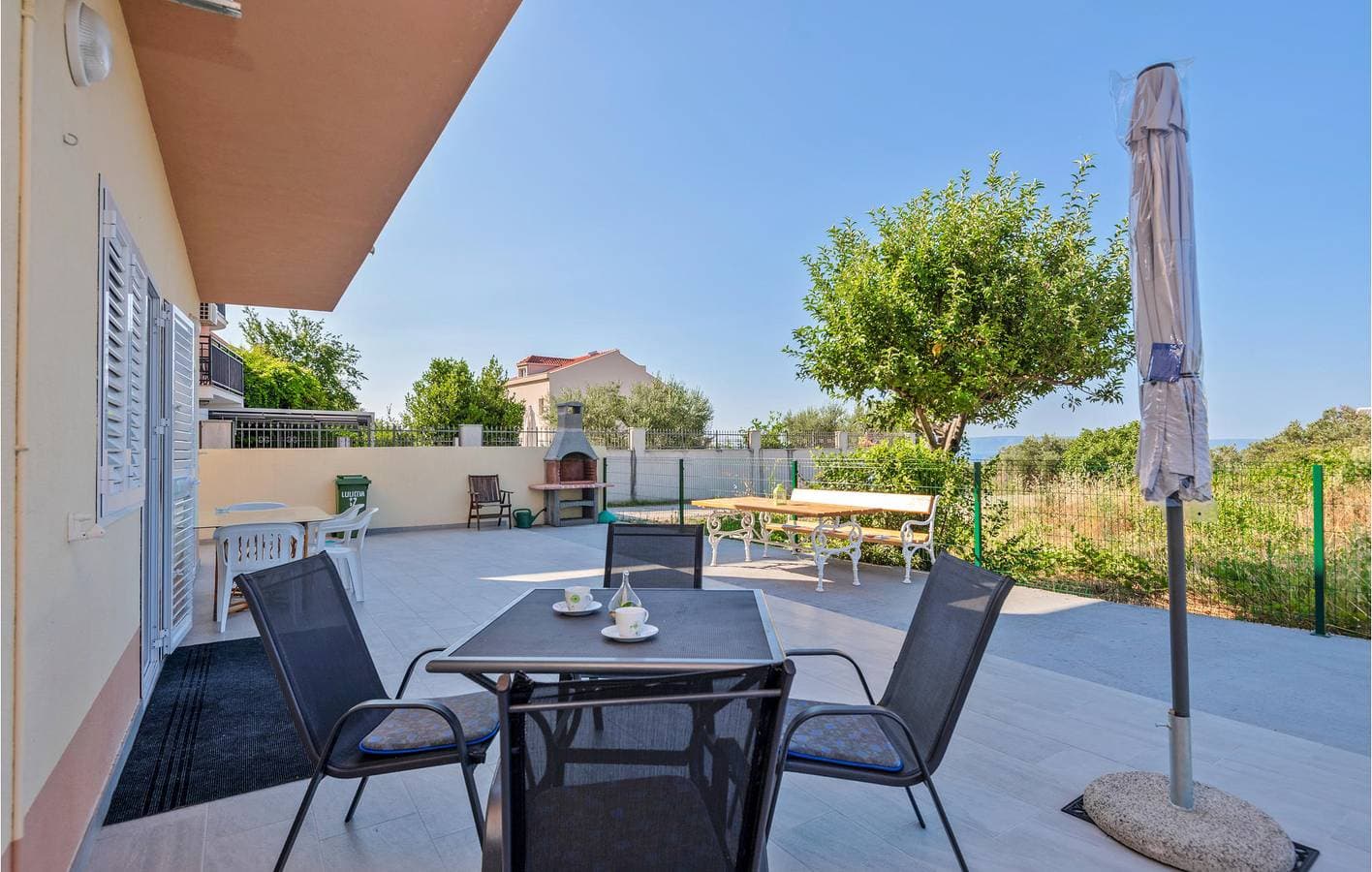 Foto 8 von 27: Gemütliches Apartment mit Meerblick in Makarska, mit Terrasse und kostenlosen Parkplätzen