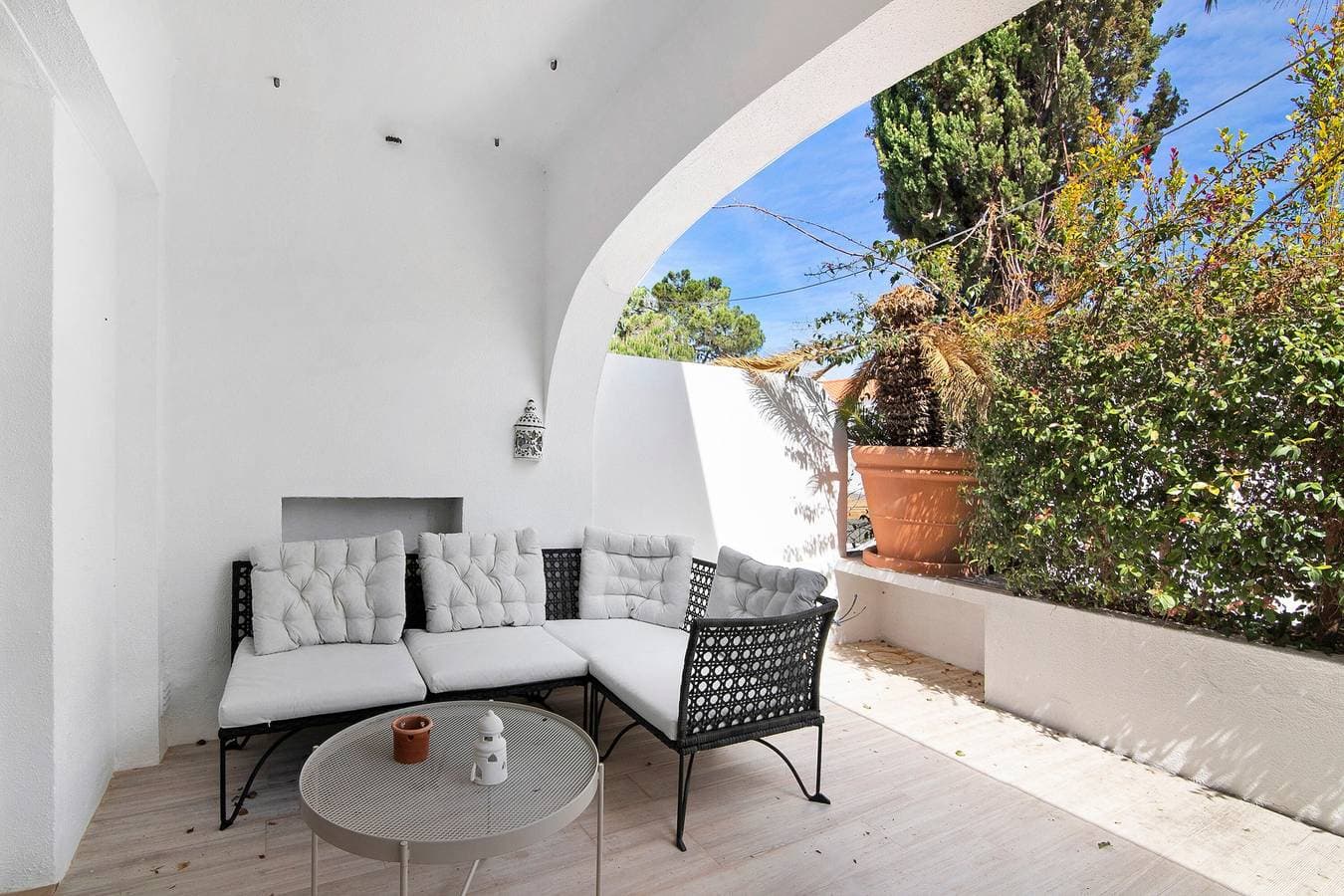 Foto 3 von 28: Ferienwohnung 'Acácia' mit privater Terrasse, WLAN und Klimaanlage