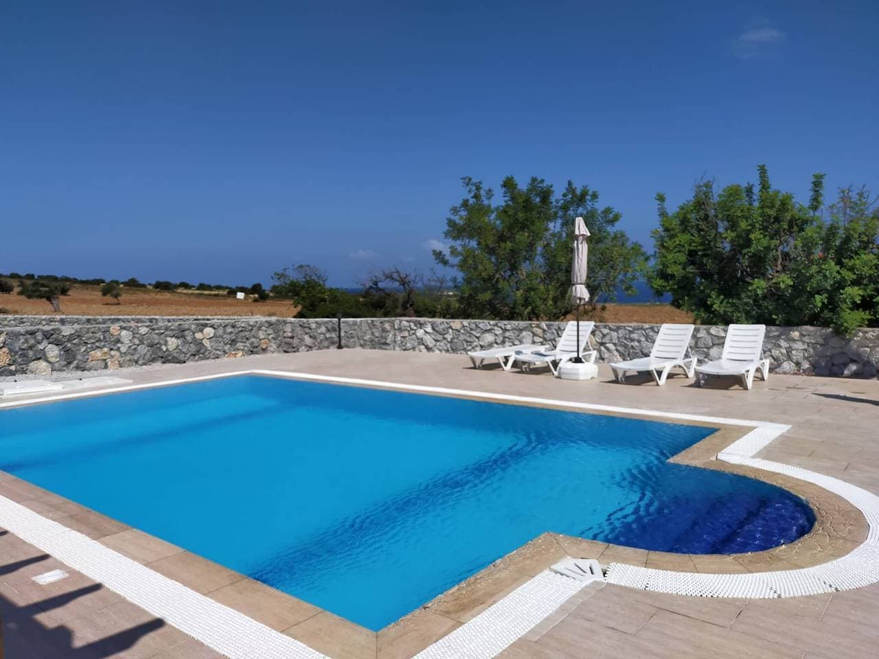 Foto 13 von 16: Atemberaubende Villa mit 3 Schlafzimmern und Meerblick in Bahceli, Zypern