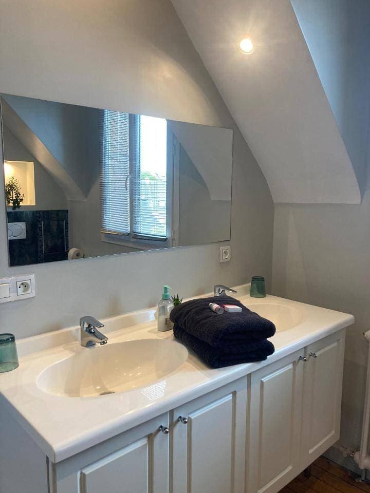 Foto 11 von 17: Double Room with Private Bathroom