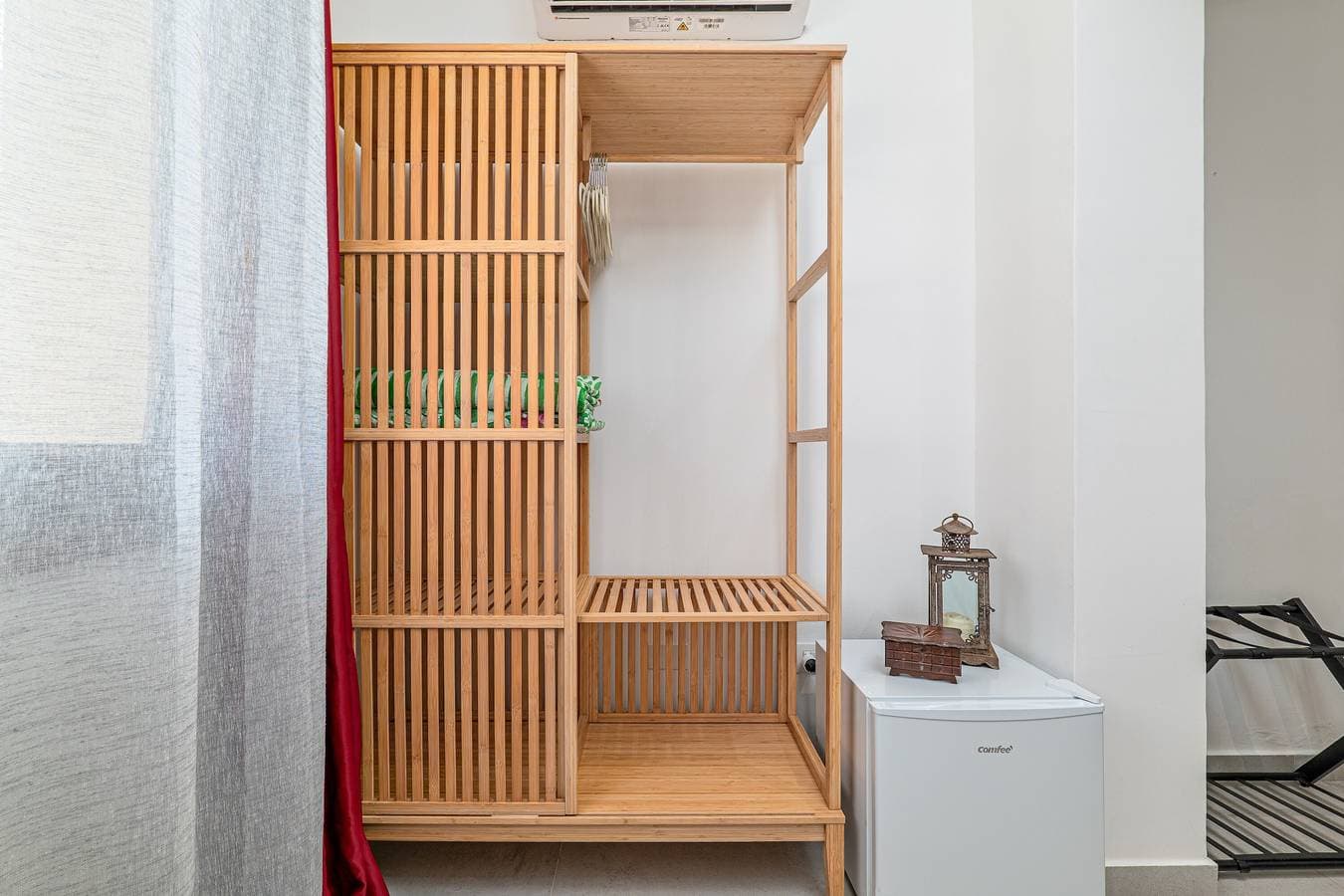 Foto 11 von 26: Appartement 'Ghjlgolu Suites - Zimmer Molara' mit WLAN und Klimaanlage