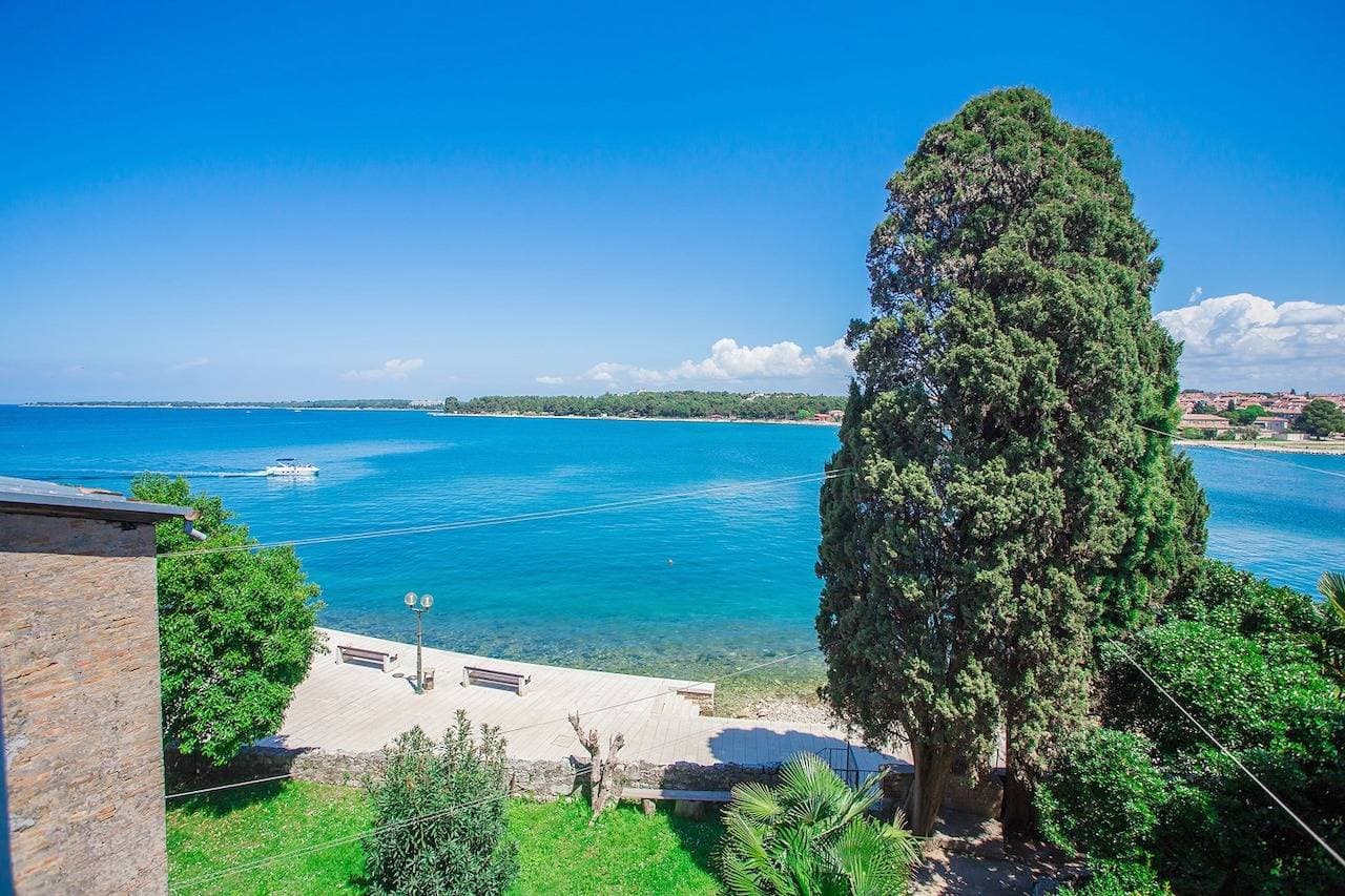 Altstadtwohnung mit Meerblick in Poreč 1