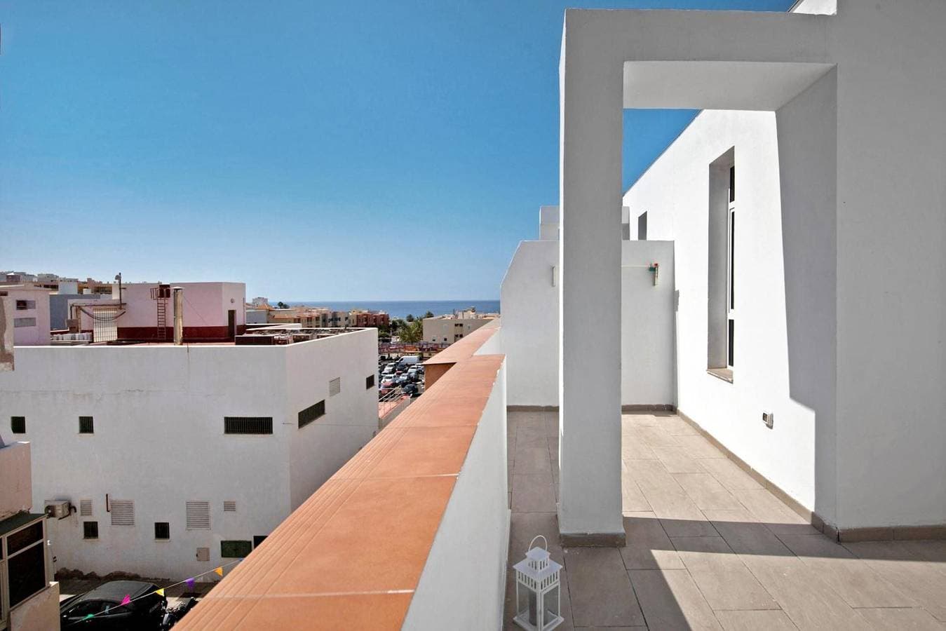 Foto 2 von 23: Urlaub 'Penthouse 3A' mit Meerblick, Wi-Fi und Klimaanlage