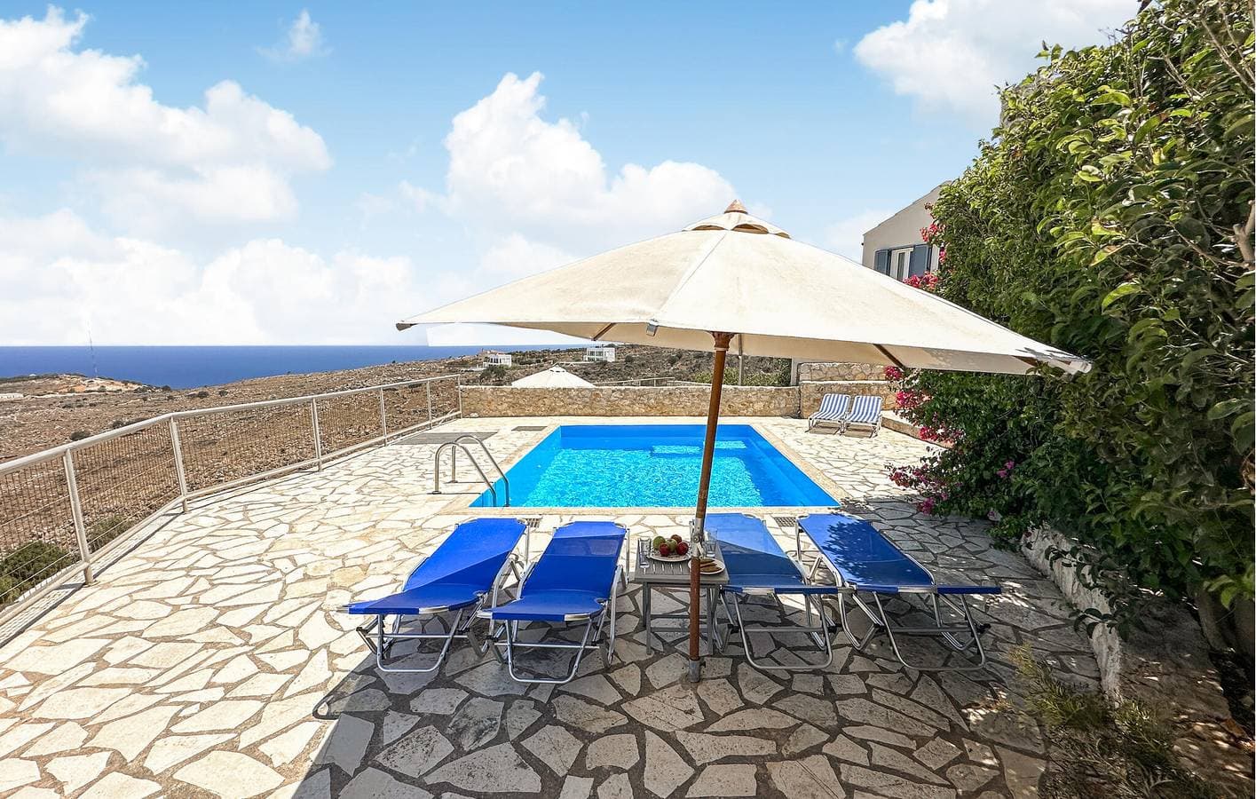 Foto 12 von 33: Apartment mit Meerblick, Pool, WLAN und Klimaanlage in Kampia
