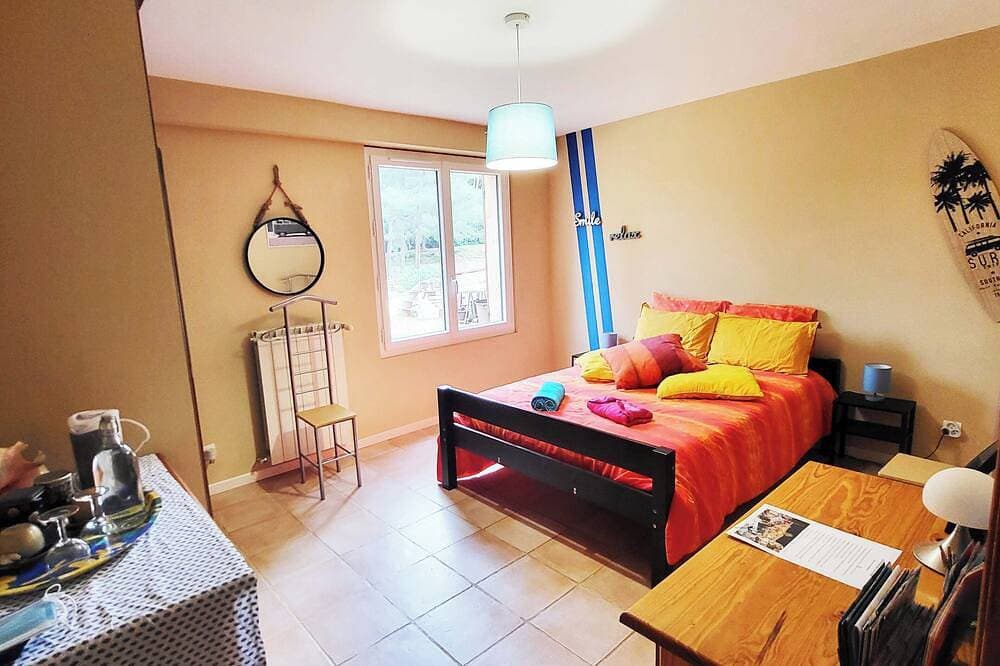 Foto 2 von 28: Private bedroom, swimming pool, pool-house, summer kitchen in beautiful, quiet property