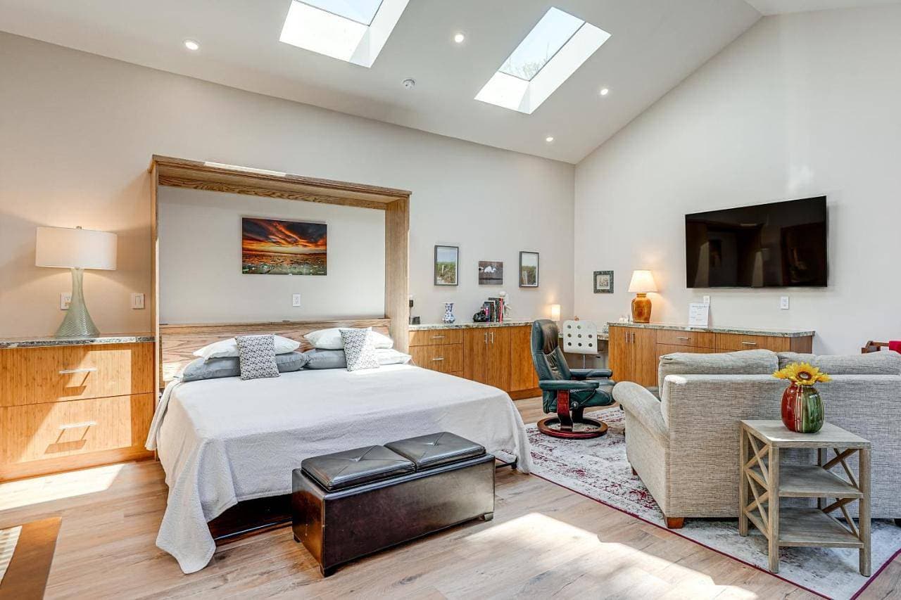 Alameda Studio w/ Patio: 3 Mi to Oakland Coliseum! 1