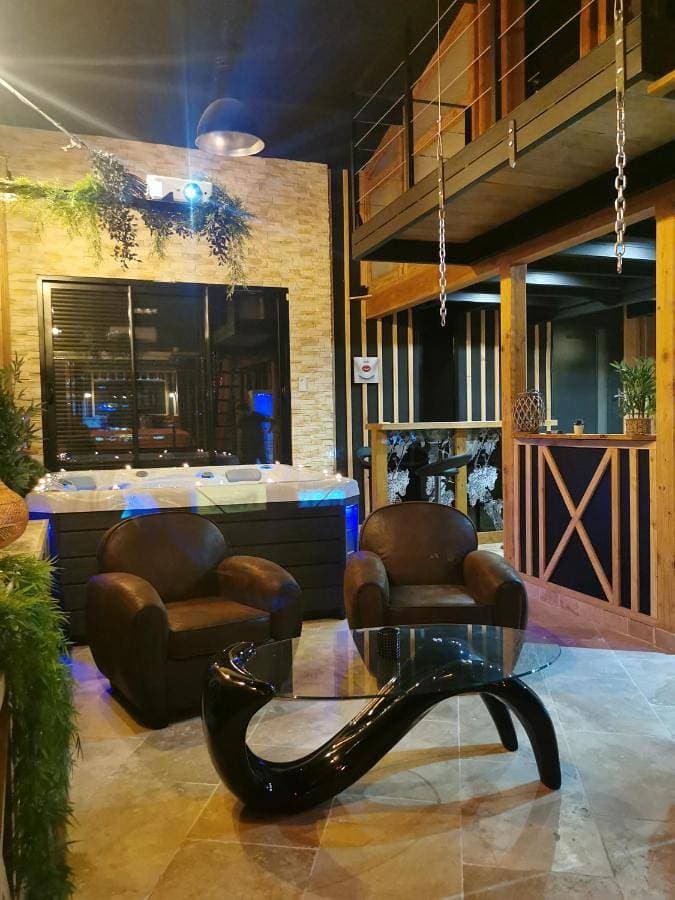 Foto 4 von 12: One-bedroom Loft Apartment