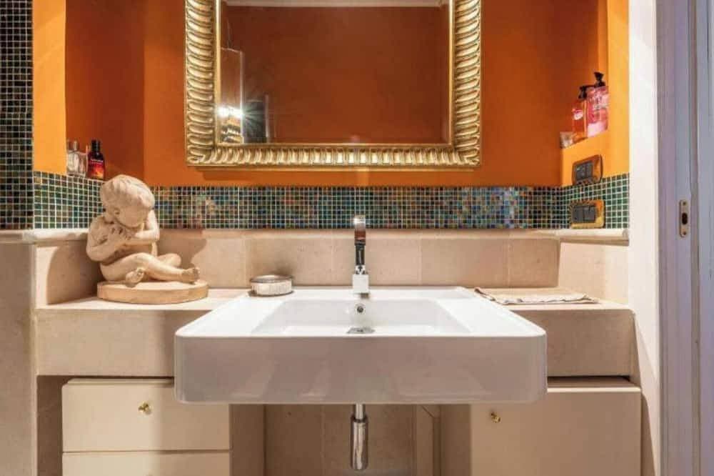 Foto 8 von 23: Cosy and comfortable flat located in the heart of Cagliari.