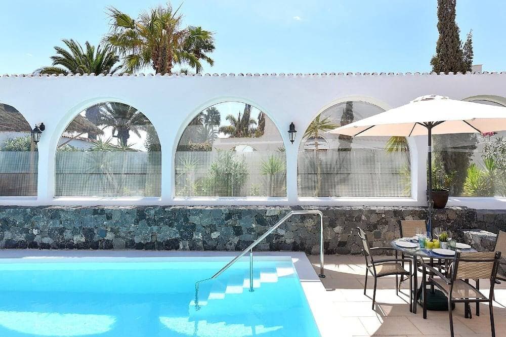 Foto 11 von 30: Villa Beachfront del Ingles | Exclusive Accommodation | Breathtaking Views Over the Sea and Dunes | Private Heated Pool | Terrace & BBQ | 200 m to Beach | Playa del Ingles
