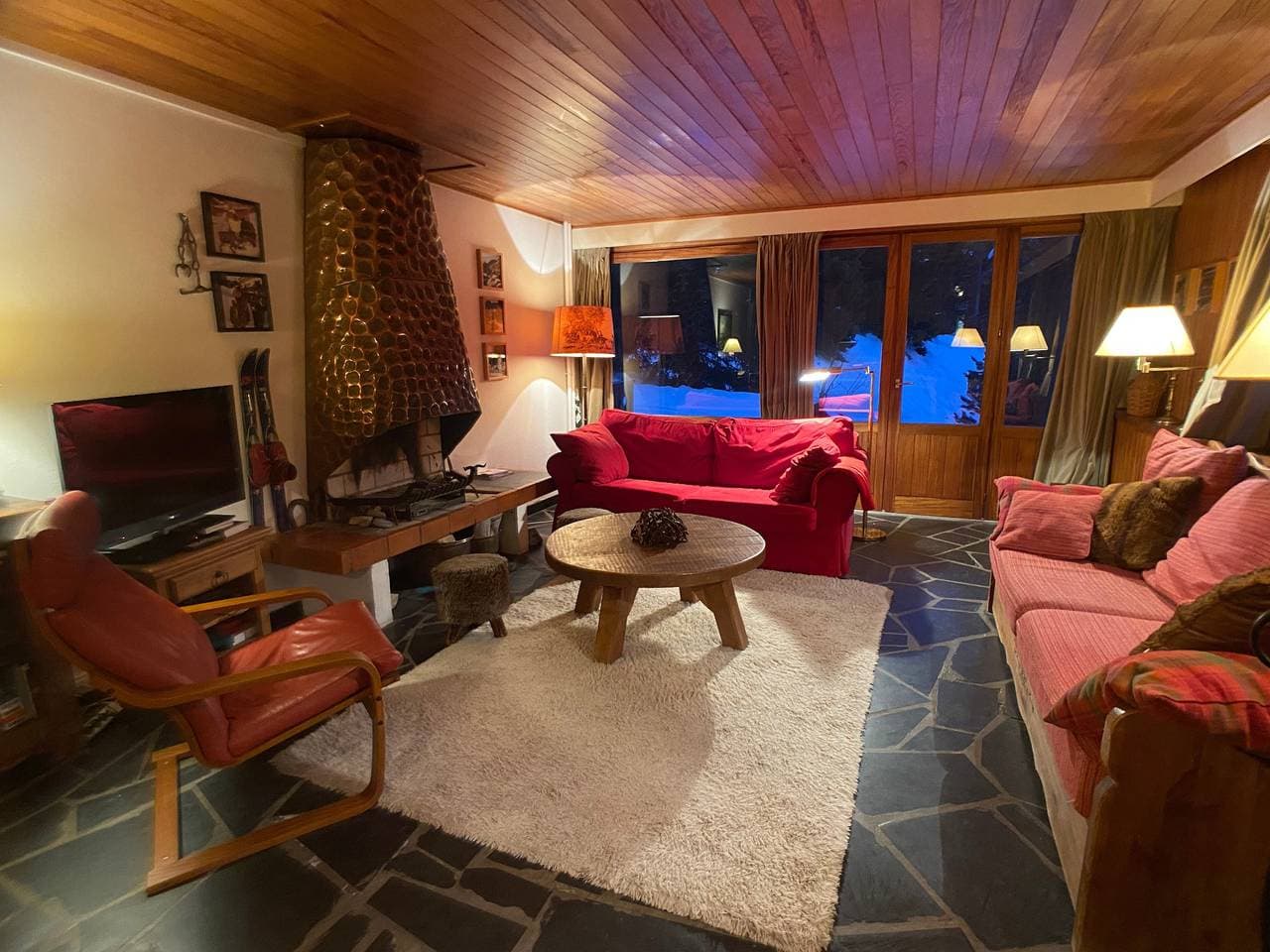Foto 3 von 20: Ferienwohnung 'Courchevel 1850' mit Bergblick, privater Terrasse und Wi-Fi