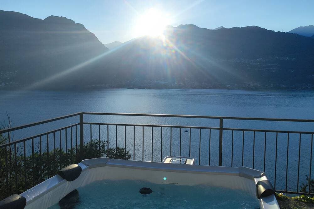 Laguna Blu - Dream Villa with panoramic Jacuzzi on Lake Como 1