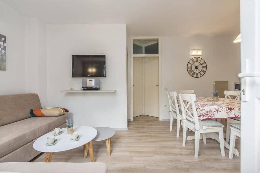 Foto 2 von 21: Ferienwohnung fur 4 Personen im Stadtzentrum nur 30m vom Strand entfernt