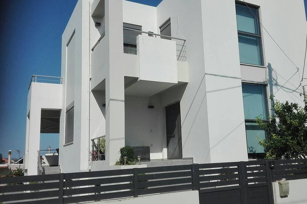 Foto 10 von 30: Sea Escape  Boutique Apt-Steps away from Agii Apostoli & Golden beach