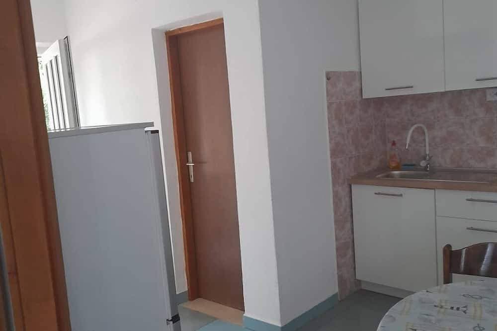 Foto 5 von 12: 2-Zimmer-Ferienwohnung mit Terrasse und Meerblick Sveta Nedilja, Hvar