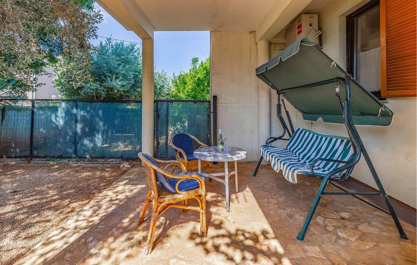 Foto 6 von 24: Gemütliche Ferienwohnung mit Terrasse und Parkplatz, 1 km vom Strand Bijeca entfernt