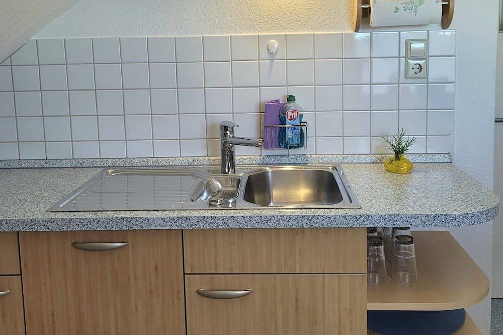 Foto 6 von 11: Charmante Wohnung \"Brücke\" - mit Seeblick und Liegewiese direkt am See