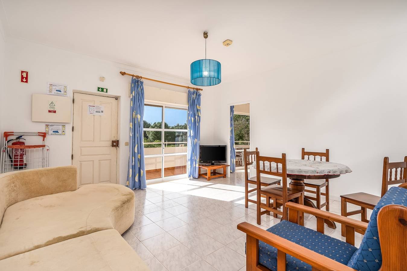 Foto 3 von 20: Ferienwohnung 'Maralvor 001' mit Gemeinschaftspool, Gemeinschaftsgarten und Balkon
