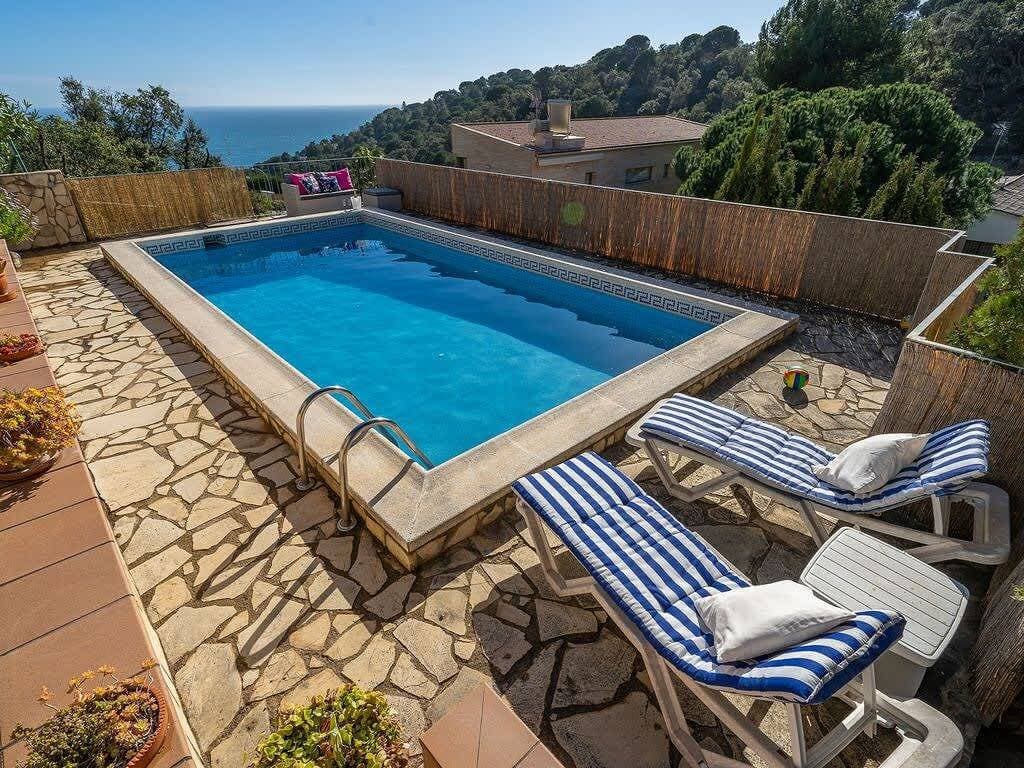 Foto 7 von 38: Ferienhaus für 7 Personen mit Pool