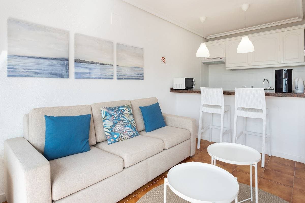 Foto 8 von 34: Ferienwohnung für 4 Personen mit Pool