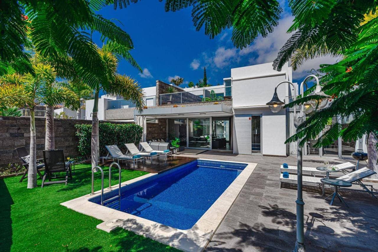 Lux Villa 7 with 6 Bedrooms, 4 Bathrooms 1