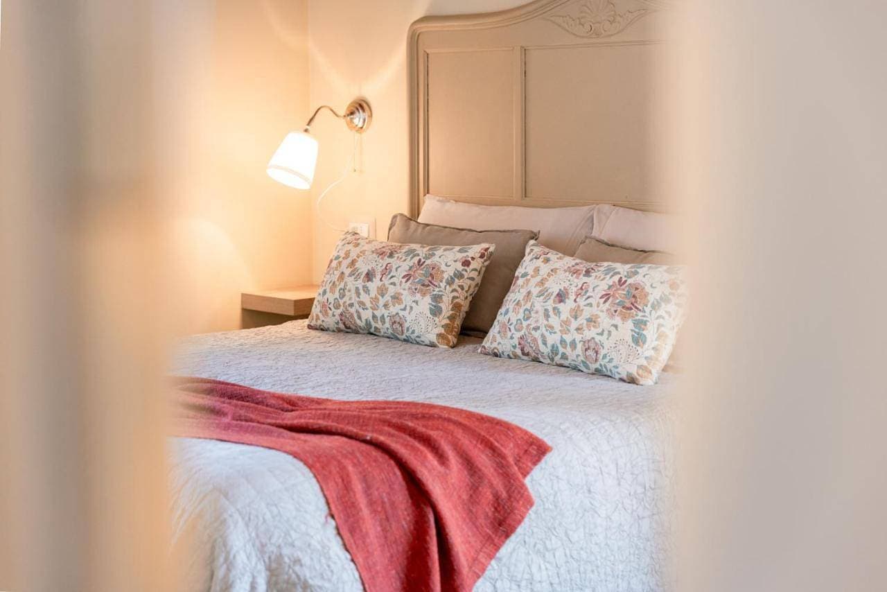 Foto 5 von 13: Double Room with Balcony