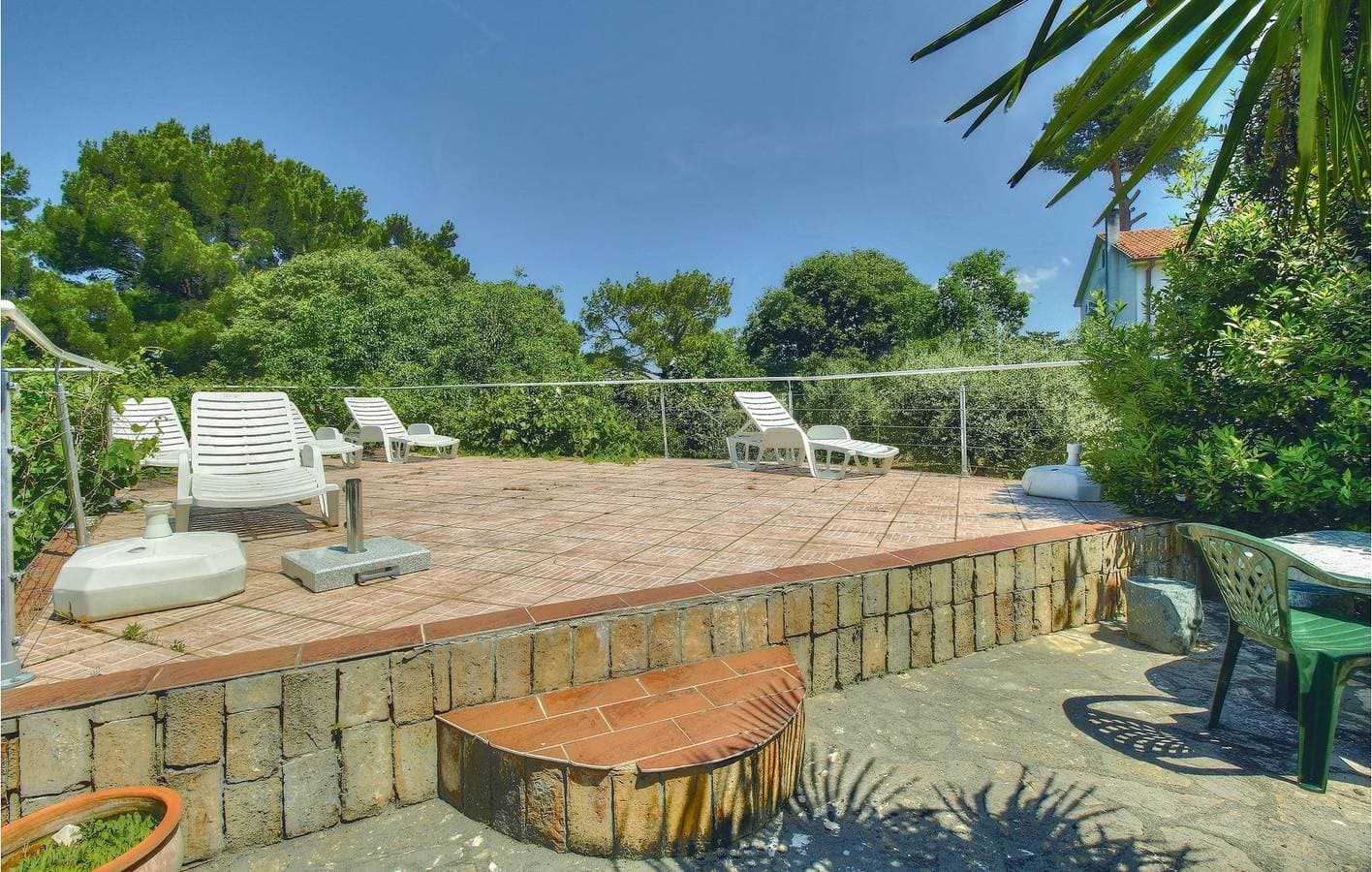 Foto 9 von 30: Moderne 2-Zimmer-Wohnung mit Terrasse, Parkplatz und WLAN in der Nähe von Sehenswürdigkeiten