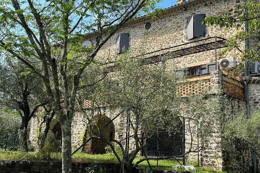 Foto 4 von 14: Gites du Bouscas La Murette 3 star rating Atypical stone arched studio apartment