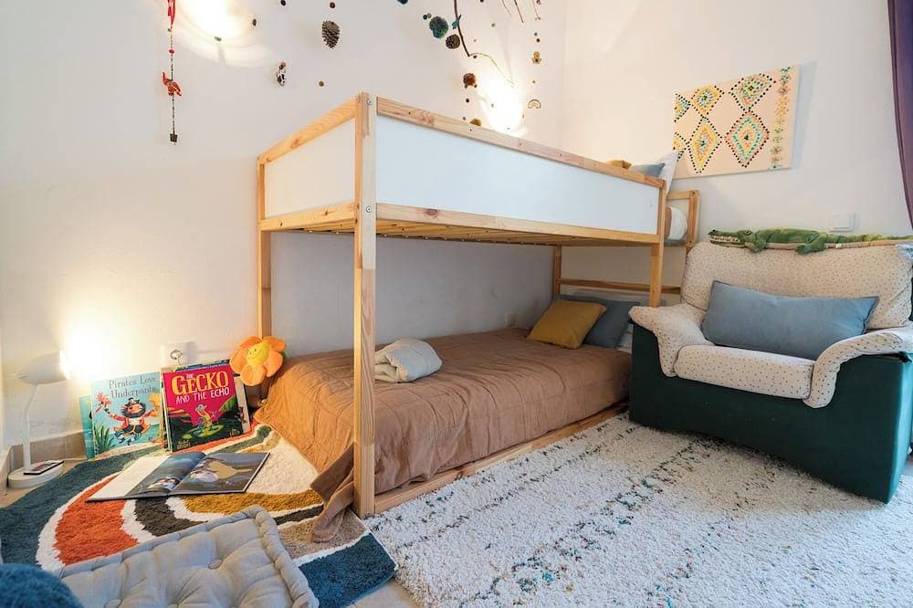 Foto 3 von 30: Boho Beach House & Garden: Secluded Location, Seconds to the Beach