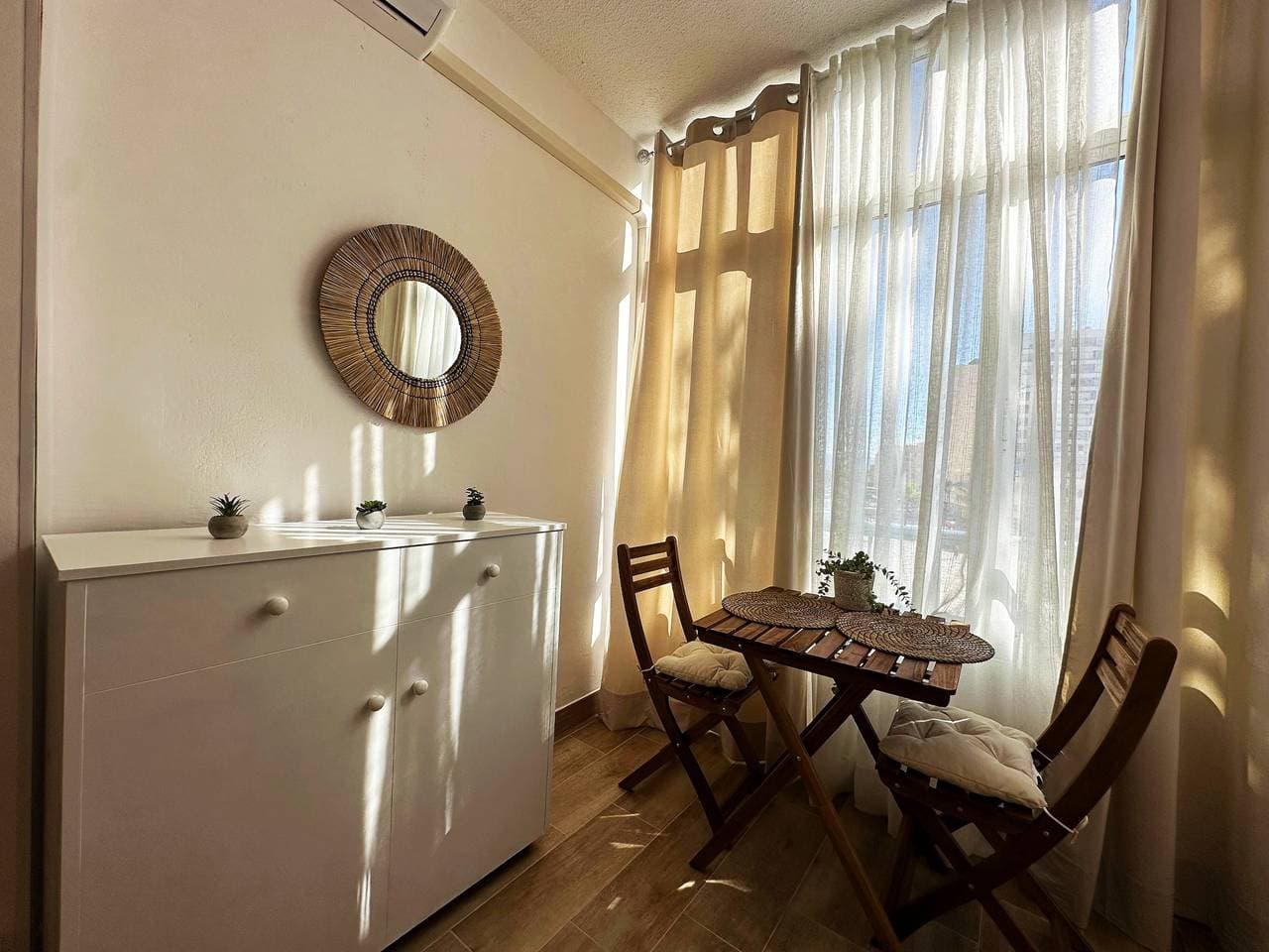 Foto 4 von 28: Einzimmerapartment 'Centro Torremolinos' mit Gemeinschaftspool, Wi-Fi und Klimaanlage