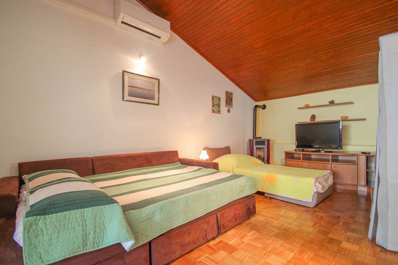 Foto 11 von 22: Bezauberndes Studio direkt in der Altstadt und am Meer gelegen mit Kamin und Balkon