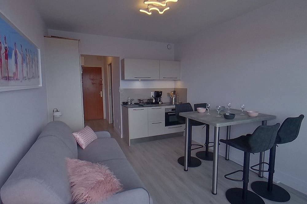 Foto 5 von 24: Renoviertes Studio mit Meerblick-Balkon, WIFI, nah am Strand und Einkaufsmöglichkeiten - 2 Pers