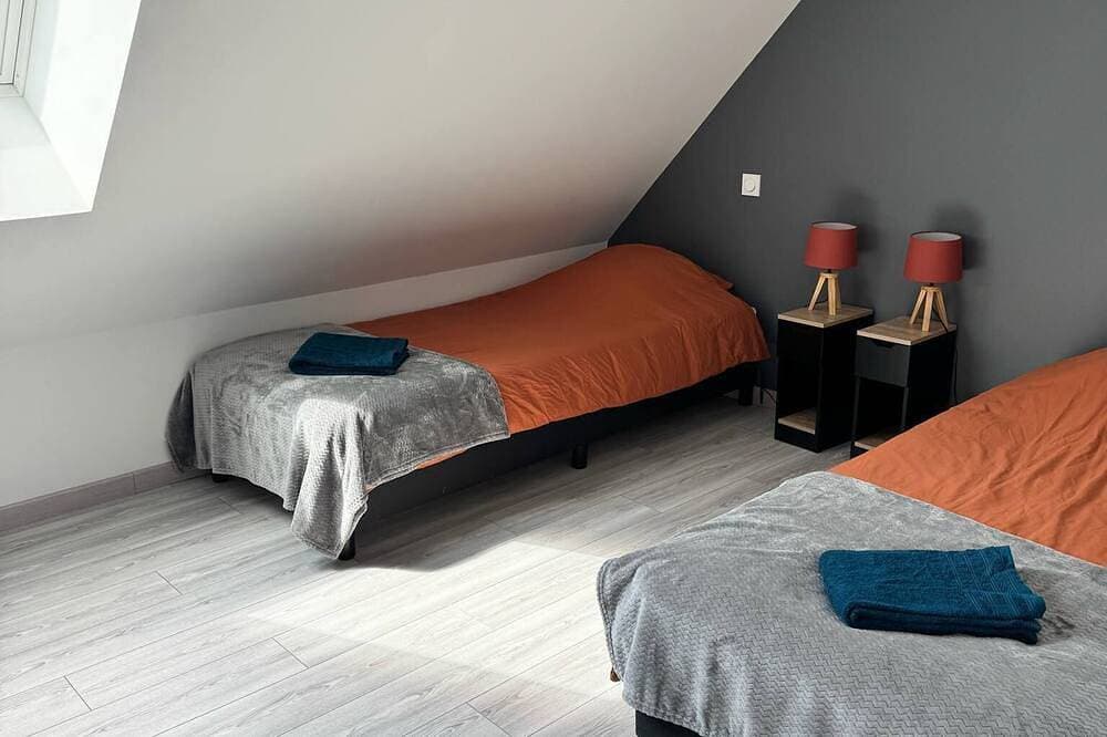 Foto 4 von 23: La maison des Laquais offers 3 bedrooms for 6 people.